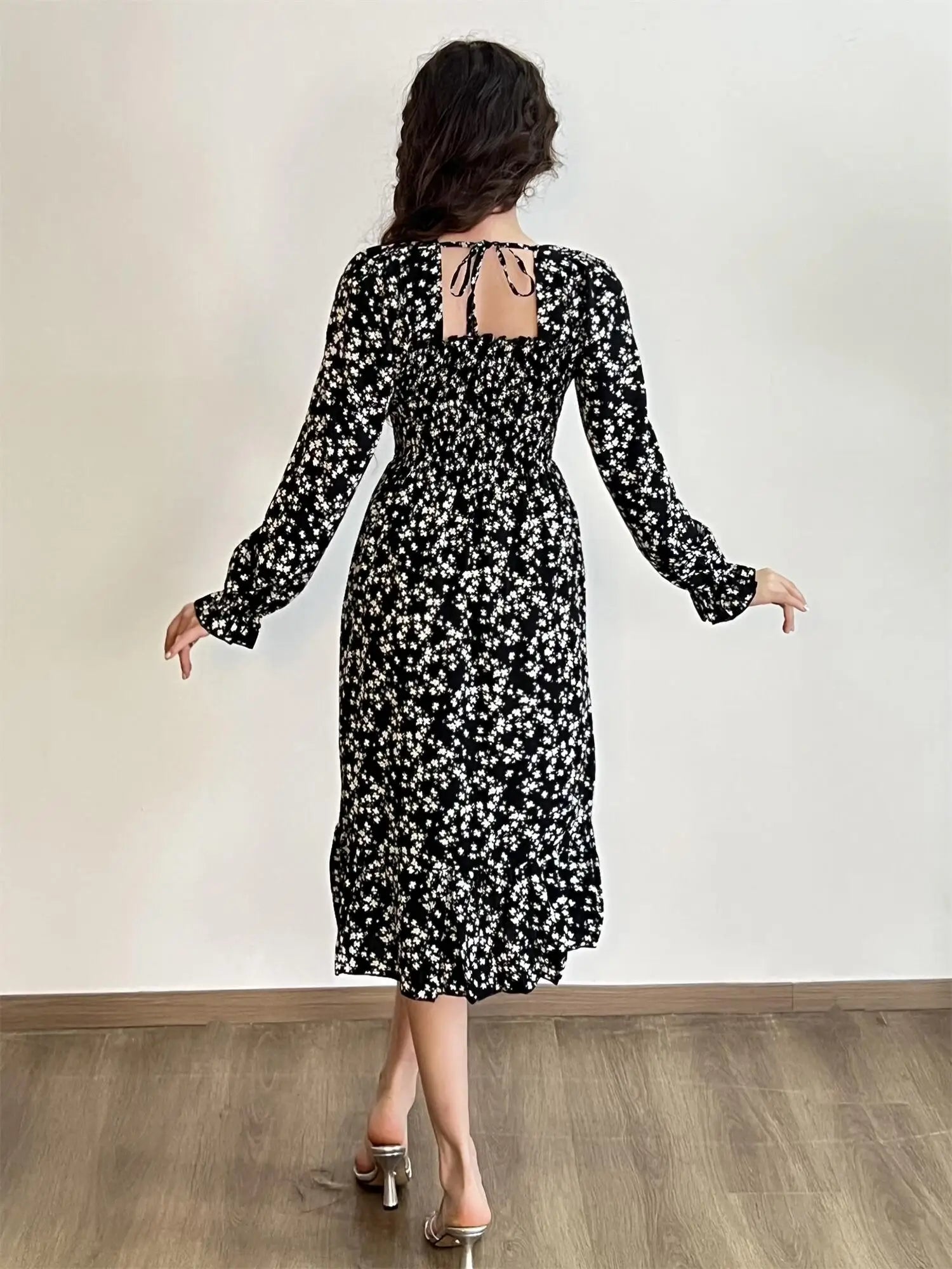 Autumn  Casual Dress Women Chiffon Dresses Long Sleeve A-line Printed Floral Elastic Chest Lace Up Midi Dresses