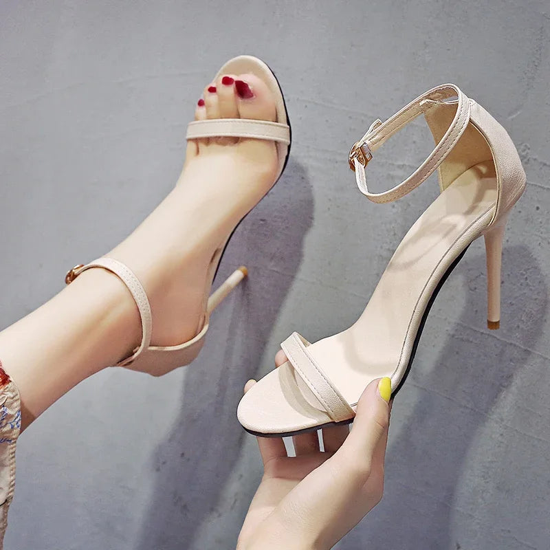 New Elegant Banquet  High Heels  Solid Color Simple Fashion Buckle Comfortable Casual heels for Women
