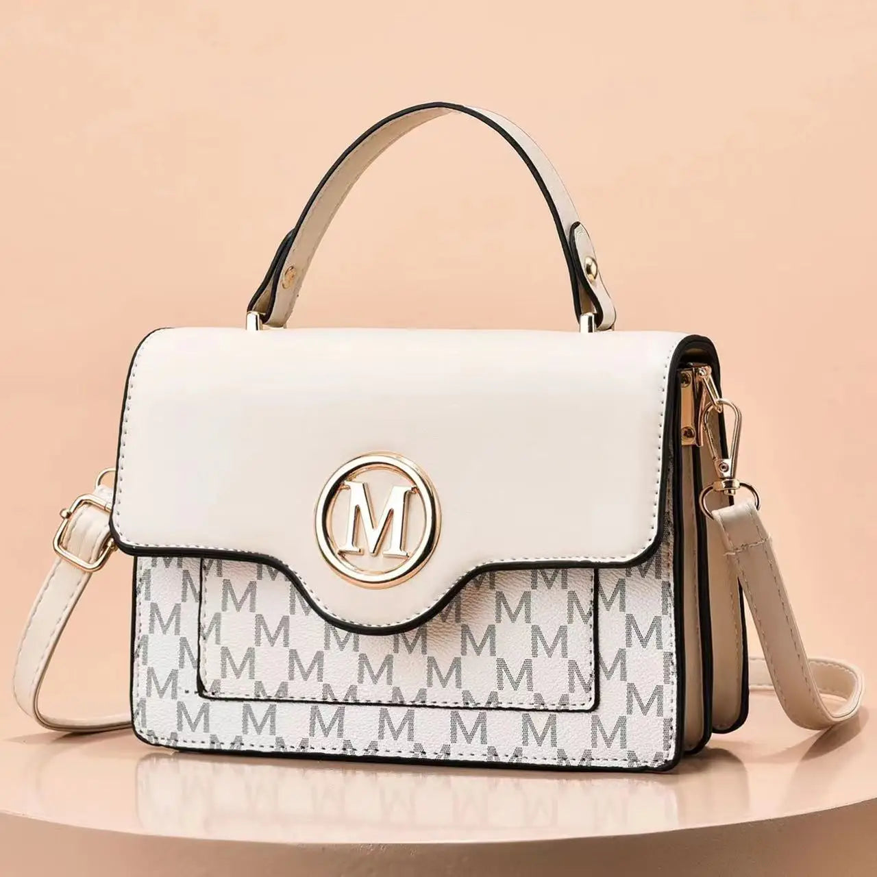 Beautiful Purse great  for any occasion !! Elegant ,classy and comes in many colors!!