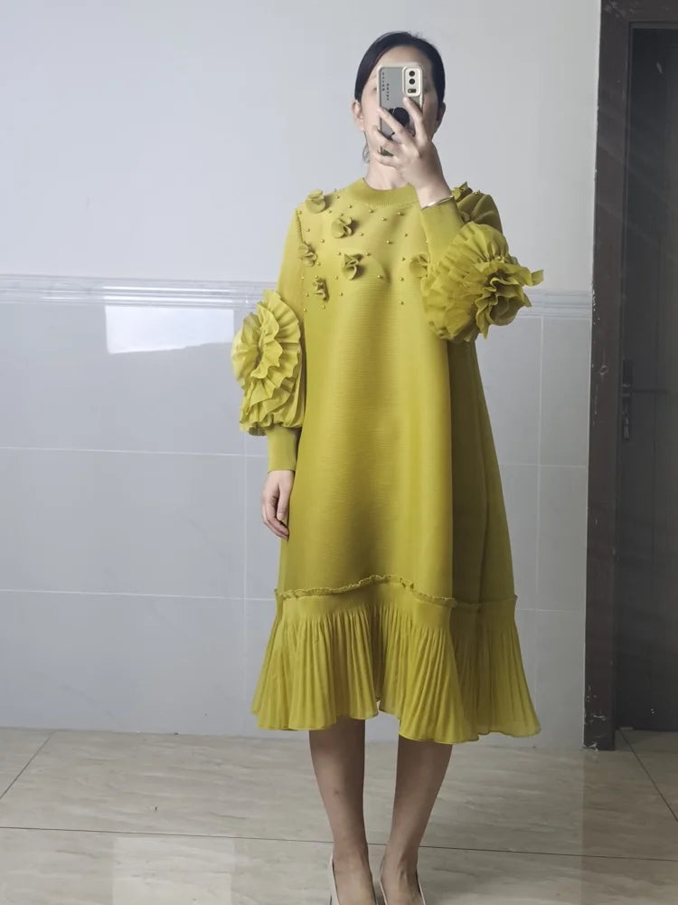 Miyake style pleated dress for women 2025 new solid color spliced three-dimensional flower o-neck long-sleeved pleated skirt