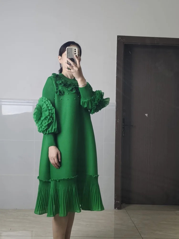 Miyake style pleated dress for women 2025 new solid color spliced three-dimensional flower o-neck long-sleeved pleated skirt