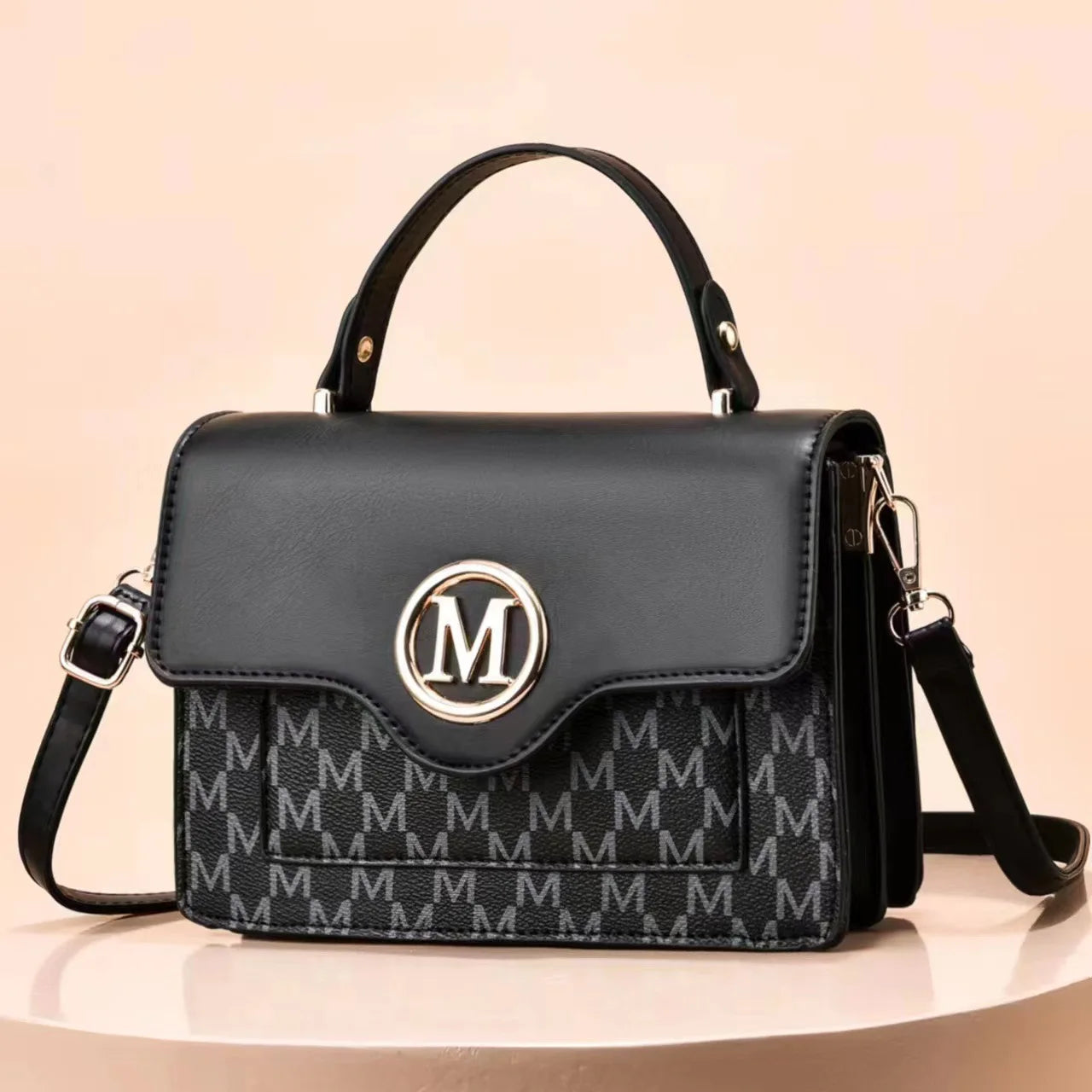 Beautiful Purse great  for any occasion !! Elegant ,classy and comes in many colors!!