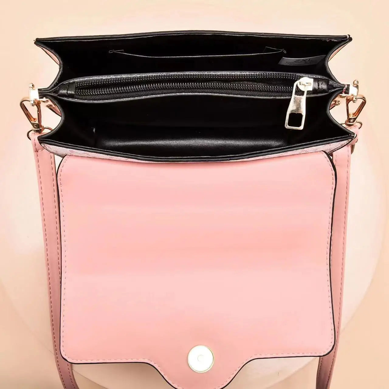Beautiful Purse great  for any occasion !! Elegant ,classy and comes in many colors!!