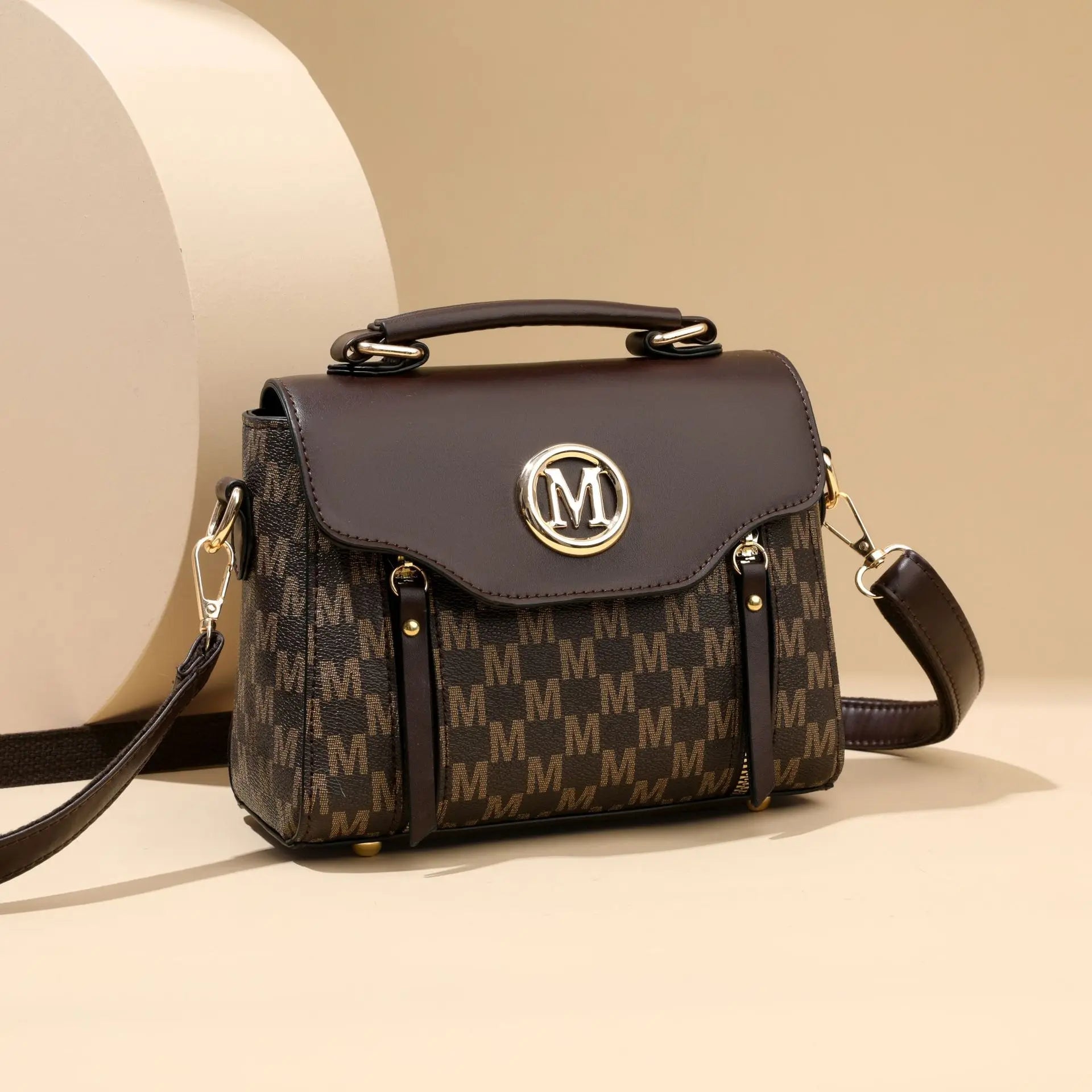 Classic Retro Handbag Shoulder Messenger Bag for Women, Suitable for Daily Use Work, Travel, Outing and Shopping.