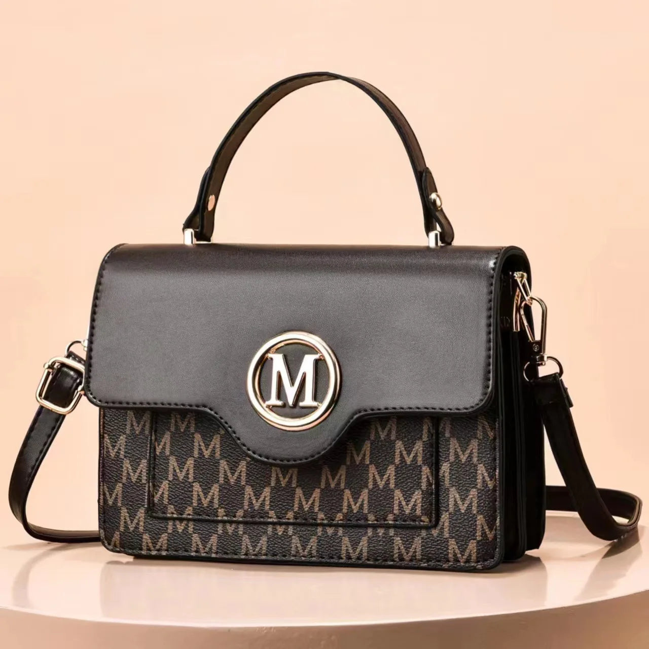 Beautiful Purse great  for any occasion !! Elegant ,classy and comes in many colors!!
