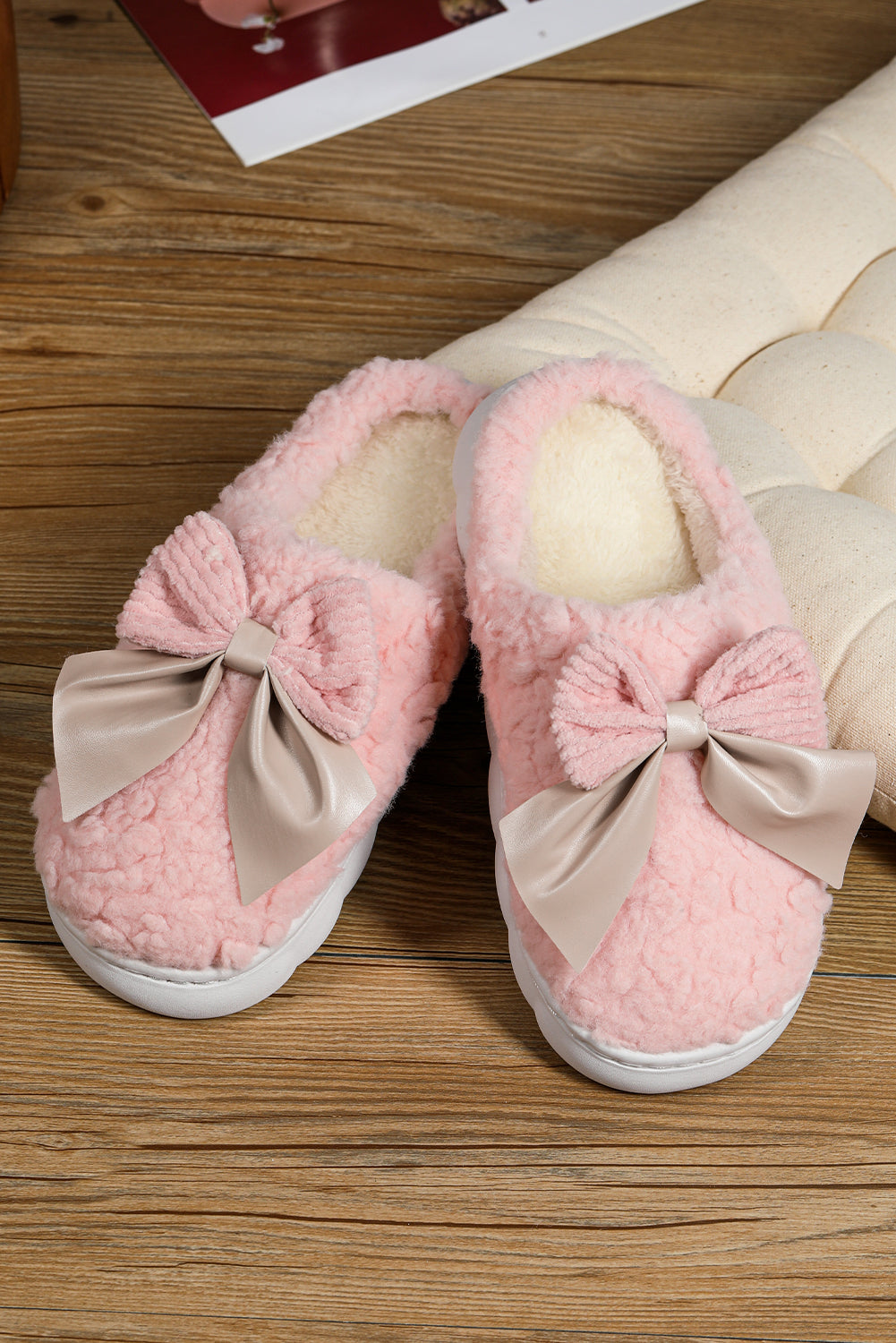 Pink Contrast Bowknot Applique Plush Winter Slippers (Colors May Differ by Batch)